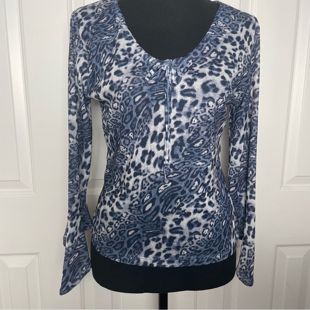 Long Sleeve Scoop Neck Animal Print Top in Blue